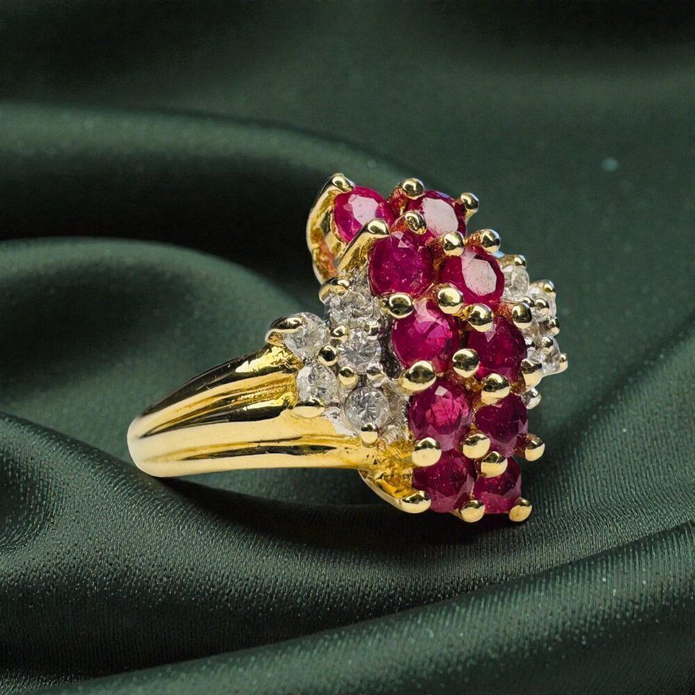 VINTAGE- 10K Gold- Natural Ruby & Diamond Ring -Size 7- 1CTTW Cluster Ring 3g